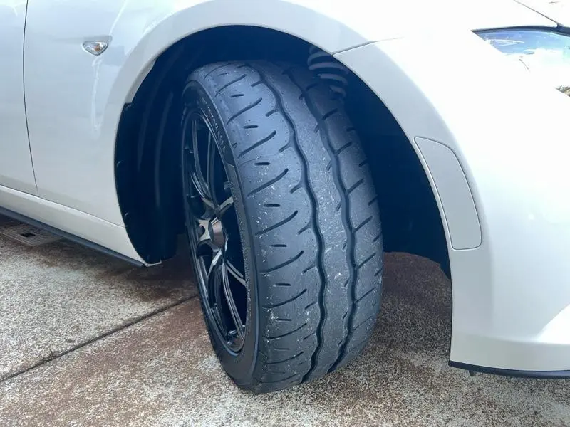 ADVAN NEOVA AD09を履くNDロードスターの写真
