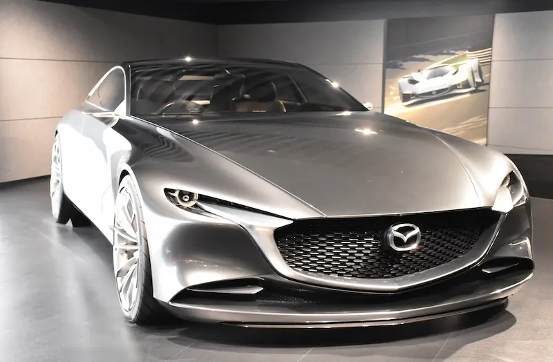 ＭＡＺＤＡ ＶＩＳＩＯＮ ＣＯＵＰＥの前面