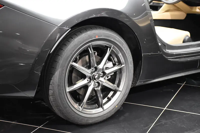 ヨコハマタイヤ・ADVAN Sport V105を履くNDロードスターのソフトトップ